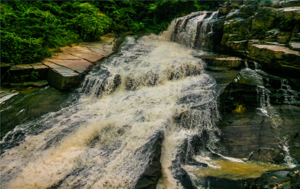 kanti waterfall latehar
